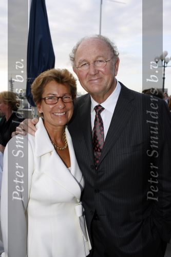Scheveningen 1 juli 2007
Optreden van il divo bij het kurhaus georganiseerd door het holland casino.  
Joop v d Ende met zijn vrouw Janine