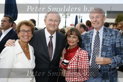 Scheveningen 1 juli 2007
Optreden van il divo bij het kurhaus georganiseerd door het holland casino.  
Janine en Joop v d Ende