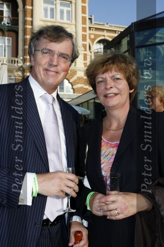 Scheveningen 1 juli 2007
Optreden van il divo bij het kurhaus georganiseerd door het holland casino. Loek Hermans met vrouw