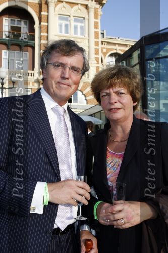 Scheveningen 1 juli 2007
Optreden van il divo bij het kurhaus georganiseerd door het holland casino. Loek Hermans met vrouw