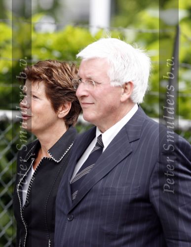 Amsterdam 30 juni 2007
Begrafenis Majoor Boshardt in Amsterdam. Maartje v Weegen met Joop Daalmeijer