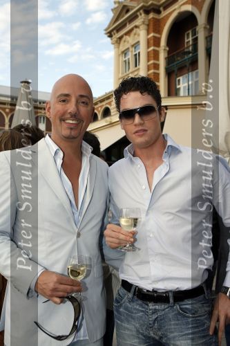 Scheveningen 1 juli 2007
Optreden van il divo bij het kurhaus georganiseerd door het holland casino.  
Maik de Boer met een vriend