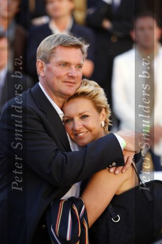Scheveningen 1 juli 2007
Mariska v Kolck verliefd en kussend met haar man Knut.