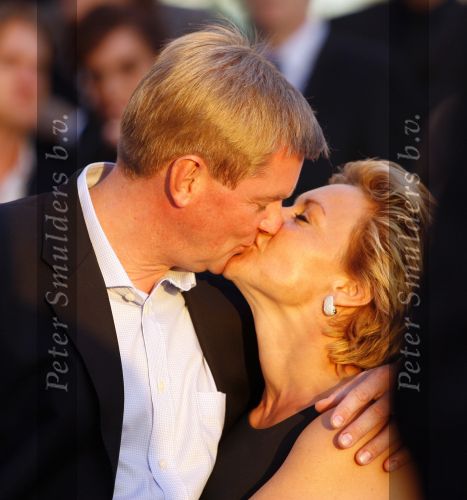 Scheveningen 1 juli 2007
Mariska v Kolck verliefd en kussend met haar man Knut.