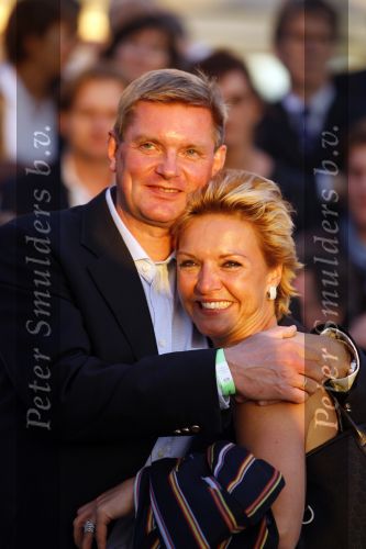 Scheveningen 1 juli 2007
Mariska v Kolck verliefd en kussend met haar man Knut.