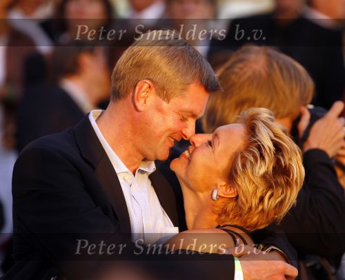 Scheveningen 1 juli 2007
Mariska v Kolck verliefd en kussend met haar man Knut.