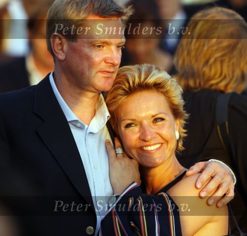 Scheveningen 1 juli 2007
Mariska v Kolck verliefd en kussend met haar man Knut.