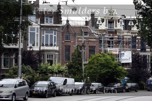Amsterdam 21 juni 2007
Het nieuwe huis van Robine v d Meer en Mark v d Loo ligt bijna naast dat van Prins Bernhard jr