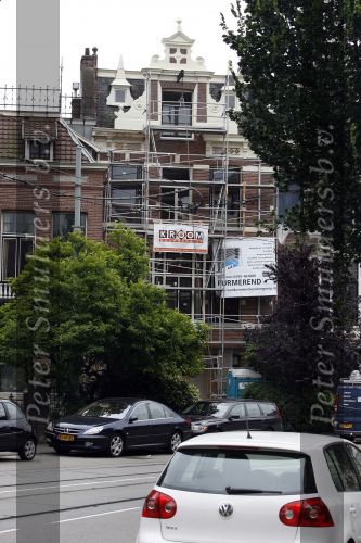 Amsterdam 21 juni 2007
Het nieuwe huis van Robine v d Meer en Mark v d Loo ligt bijna naast dat van Prins Bernhard jr