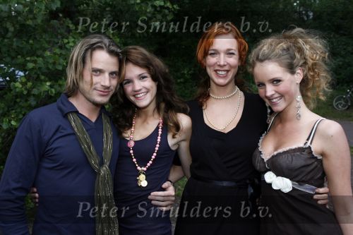 Bloemendaal 10 juli 2007
Premiere Harry Potter in openlucht theater.
Aanwezig heel veel acteurs van ONM en GTST. Robin Zijlstra Marly v d Velde Rixt Leddy en Liza Sips