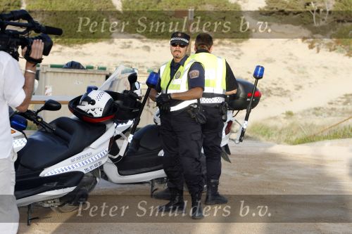 Ibiza 7 juli 2007
Yfke Sturm en haar man Imad Izemrane trouwen op het strand .politie