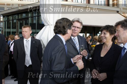 Scheveningen 1 juli 2007
Rita Verdonk met man en beveiliging bij optreden il divo georganiseerd door het holland casino.