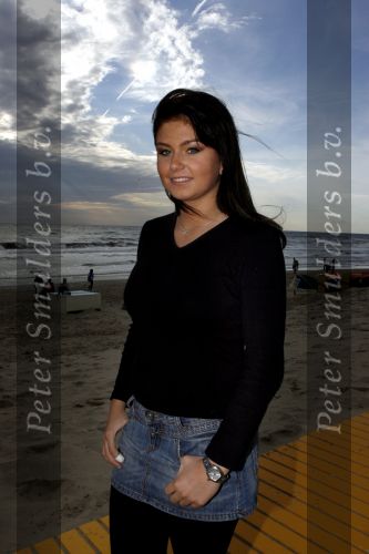 Bergen aan Zee 4 juli 2007
Roxeanne Hazes bij Tros zomerfeesten met Rachel Thomas Berge en Gerard Joling.