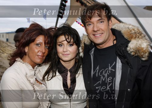 Bergen aan Zee 4 juli 2007
Roxeanne Hazes bij Tros zomerfeesten met Rachel Thomas Berge en Gerard Joling.