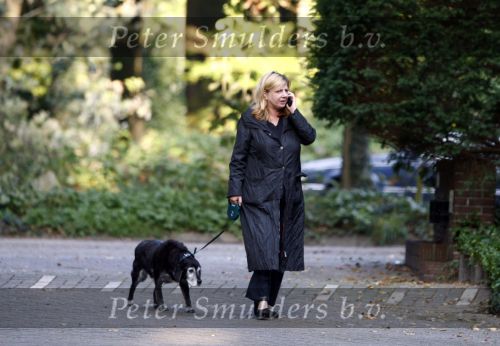 26 September 2008
Loretta schrijver met haar hondje