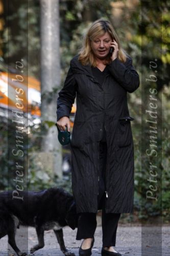 26 September 2008
Loretta schrijver met haar hondje