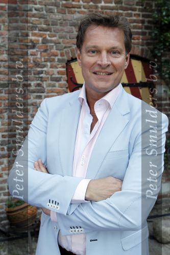 Muiden 18 mei 2010
Presentatie Spamalot met Johnny Kraaykamp jr Paul Groot Owen Schoemacher en Linda Wagemakers. Albert Verlinde produceert het.
Peter Smulders bv