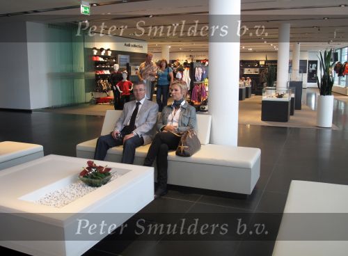 Ingolstadt, 11 Mei 2010
Audi Forum levering Audi Q5 samen met Ingeborg Smulders en Wilma en Marti v Helvoort
Foto Peter Smulders BV