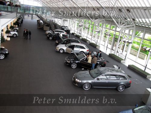 Ingolstadt, 11 Mei 2010
Audi Forum levering Audi Q5 samen met Ingeborg Smulders en Wilma en Marti v Helvoort
Foto Peter Smulders BV