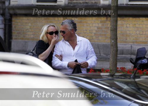 Amsterdam 4 juni 2010
Bram Moszkowicz en Eva Jinek lunchen bij het Amstel hotel en lopen daarna verliefd naar hun auto\'s.
Peter Smulders bv