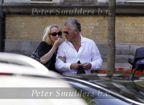 Amsterdam 4 juni 2010
Bram Moszkowicz en Eva Jinek lunchen bij het Amstel hotel en lopen daarna verliefd naar hun auto\'s.
Peter Smulders bv