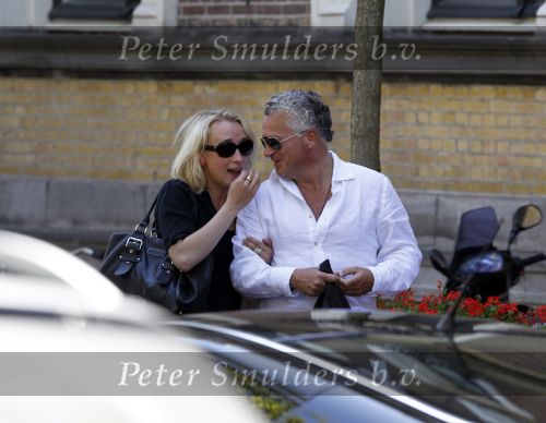 Amsterdam 4 juni 2010
Bram Moszkowicz en Eva Jinek lunchen bij het Amstel hotel en lopen daarna verliefd naar hun auto\'s.
Peter Smulders bv