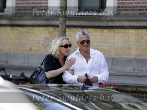 Amsterdam 4 juni 2010
Bram Moszkowicz en Eva Jinek lunchen bij het Amstel hotel en lopen daarna verliefd naar hun auto\'s.
Peter Smulders bv