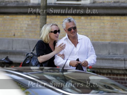 Amsterdam 4 juni 2010
Bram Moszkowicz en Eva Jinek lunchen bij het Amstel hotel en lopen daarna verliefd naar hun auto\'s.
Peter Smulders bv
