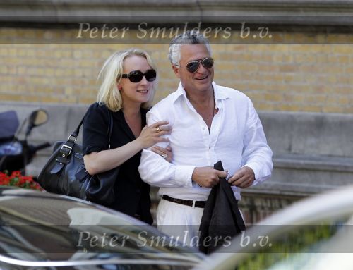 Amsterdam 4 juni 2010
Bram Moszkowicz en Eva Jinek lunchen bij het Amstel hotel en lopen daarna verliefd naar hun auto\'s.
Peter Smulders bv