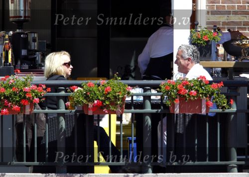 Amsterdam 4 juni 2010
Bram Moszkowicz en Eva Jinek lunchen bij het Amstel hotel en lopen daarna verliefd naar hun auto\'s.
Peter Smulders bv