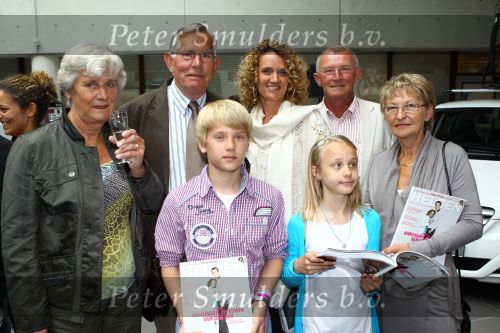 Utrecht 7 Juni 2010, Locatie Mercedes Nederland, 5e introductie van het Magazine Helden, gemaakt foor Frits Barend en zijn dochter Barbara Barend
Edwin v d Sar met zijn vrouw Annemarie v d Sar en hun kinderen Joeey v d Sar en Lyn v d Sar
Foto Peter Smulders BV
