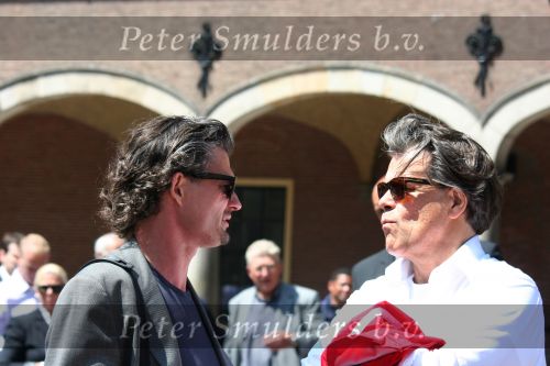 Den Haagg, 3 Juni 2010 Emile Ratelband op het Binnenhof/Ridderhof Linkerk Kerktoren waar Emile een schade heeft aangericht met een modelvliegtuigje. Er wordt door specialisten de schade en kosten bekeken voor de reparaties.
Foto Peter Smulders BV