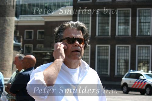 Den Haagg, 3 Juni 2010 Emile Ratelband op het Binnenhof/Ridderhof Linkerk Kerktoren waar Emile een schade heeft aangericht met een modelvliegtuigje. Er wordt door specialisten de schade en kosten bekeken voor de reparaties.
Foto Peter Smulders BV