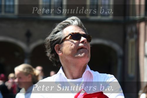 Den Haagg, 3 Juni 2010 Emile Ratelband op het Binnenhof/Ridderhof Linkerk Kerktoren waar Emile een schade heeft aangericht met een modelvliegtuigje. Er wordt door specialisten de schade en kosten bekeken voor de reparaties.
Foto Peter Smulders BV
