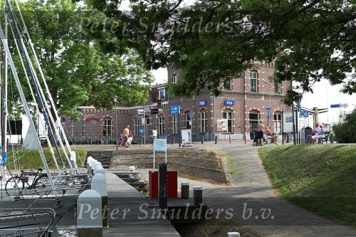 Enkhuizen, 5 Juni 2010
De oude gemeentehaven van Enkhuizen met daar in veel zeilboten en de Hole In One IV