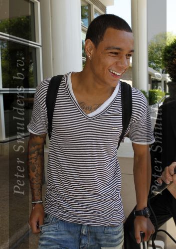 Amsterdam 4 juni 2010
Spelers Nederlands elftal melden zich bij het Hilton Hotel voor de laatste vriendschappelijke wedstrijd voor het WK. Gregory v d Wiel met een Buddha to Buddha armband
Peter Smulders bv