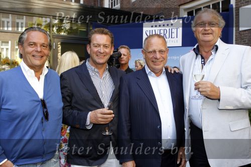Amsterdam 3 juni 2010
Hotel the Grand is gekozen tot terras van het jaar. Harrie v d Moesdijk met Jan v d Moesdijk Sjaak v Vliet en Kris Bazilovic
Peter Smulders bv