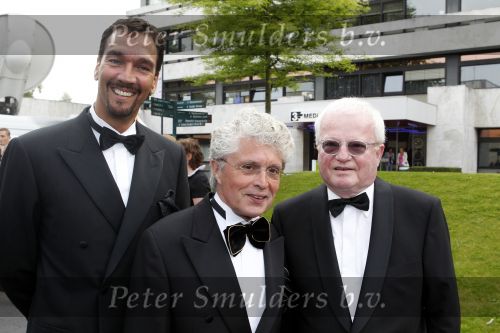 Hilversum 7 juni 2010
Uitreiking Johnny Kraaykamp Musical awards in studio 21/22. Jacques d Ancona met zijn vriend Hans
Peter Smulders bv