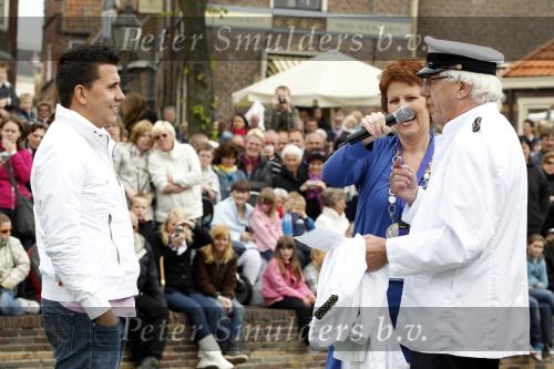 Blokzijl 15 mei 2010
Jan Smit wordt door Hennie v d Most en Lucie de Lange tot Havenmeester  d\'honneur van blokzijl gemaakt.
Peter Smulders bv