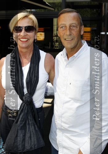 Amsterdam 3 juni 2010
Trouwen Frank en Stephanie Rijkaard bij hotel arena. Johan Neeskens met zijn vrouw
Peter Smulders bv