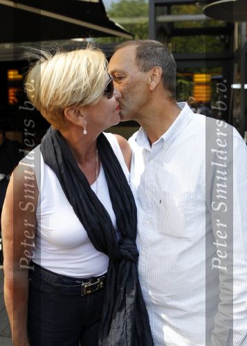 Amsterdam 3 juni 2010
Trouwen Frank en Stephanie Rijkaard bij hotel arena. Johan Neeskens met zijn vrouw
Peter Smulders bv