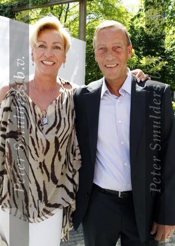Amsterdam 3 juni 2010
Trouwen Frank en Stephanie Rijkaard bij hotel arena. Johan Neeskens met zijn vrouw
Peter Smulders bv