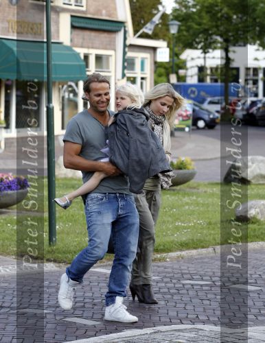 Blaricum 28 mei 2010
John Day en Vivian Ewbank op weg naar restaurant Red Sun.
Peter Smulders bv