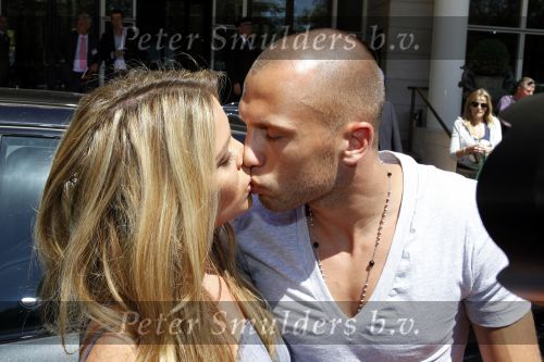 Amsterdam 4 juni 2010
Spelers Nederlands elftal melden zich bij het Hilton Hotel voor de laatste vriendschappelijke wedstrijd voor het WK. Johnny en Charlotte Heitinga
Peter Smulders bv