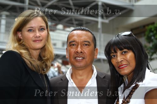 Utrecht 7 Juni 2010, Locatie Mercedes Nederland, 5e introductie van het Magazine Helden, gemaakt foor Frits Barend en zijn dochter Barbara Barend
Victor v Bronckhorst met zijn vrouw Fransien v Bronckhorst en de echtegenote van Giovanni v Bronckhorst, Marieke v  Bronckhorst
Foto Peter Smulders BV