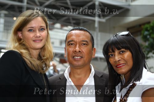 Utrecht 7 Juni 2010, Locatie Mercedes Nederland, 5e introductie van het Magazine Helden, gemaakt foor Frits Barend en zijn dochter Barbara Barend
Victor v Bronckhorst met zijn vrouw Fransien v Bronckhorst en de echtegenote van Giovanni v Bronckhorst, Marieke v  Bronckhorst
Foto Peter Smulders BV