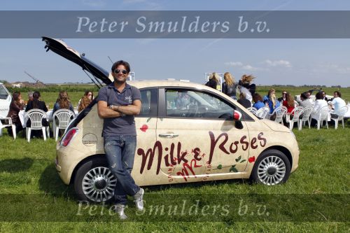 Amsterdam 25 mei 2010
Vespa scooter rally van Grazia. Micha Noot
Peter Smulders bv