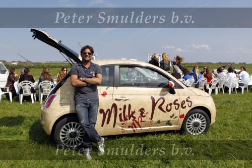 Amsterdam 25 mei 2010
Vespa scooter rally van Grazia. Micha Noot
Peter Smulders bv