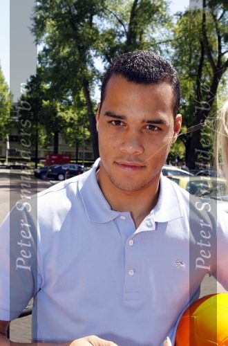 Amsterdam 4 juni 2010
Spelers Nederlands elftal melden zich bij het Hilton Hotel voor de laatste vriendschappelijke wedstrijd voor het WK. Michel Vorm
Peter Smulders bv
