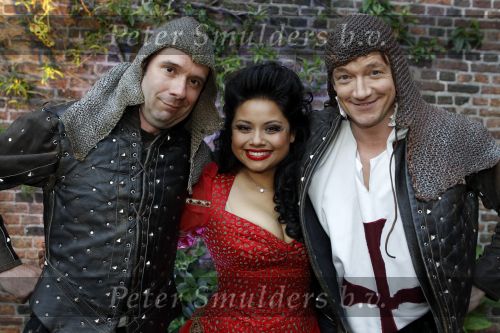 Muiden 18 mei 2010
Presentatie Spamalot met Johnny Kraaykamp jr Paul Groot Owen Schoemacher en Linda Wagemakers. Albert Verlinde produceert het.
Peter Smulders bv